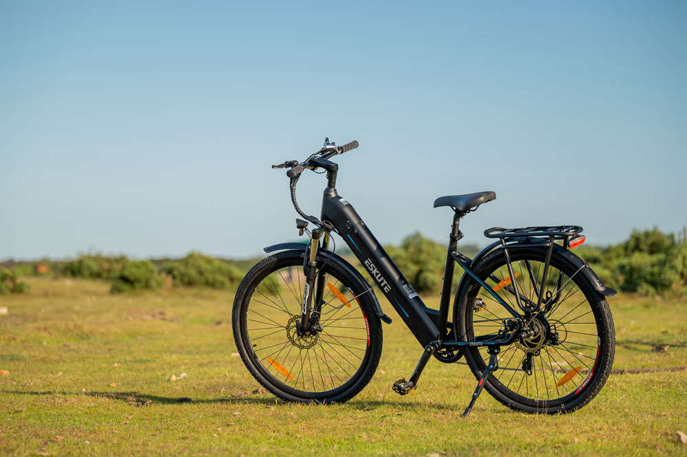 ebike with flat handlebars on the grasslands