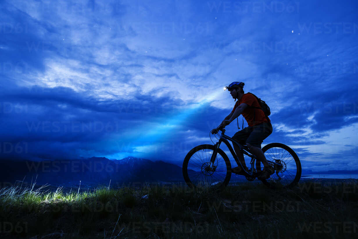 How to Ride Electric Bikes at Dark or Night