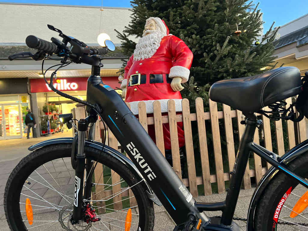 Christmas-Gifts-for-Cyclists-from-ESKUTE-e-bikes